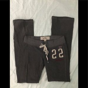 Hollister Sweatpants size Small